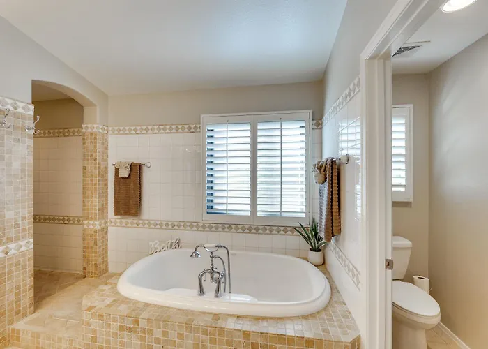 Holiday home Pool, Hot Tub & Patio: Oasis Desert Getaway