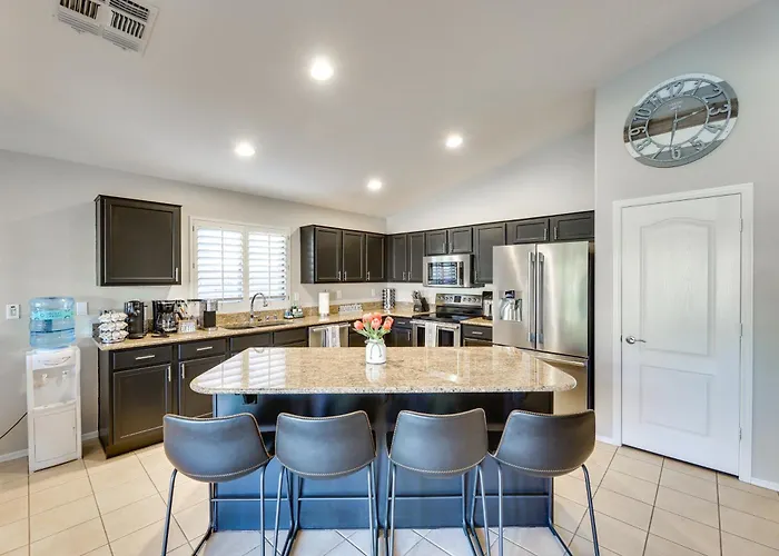 Holiday home Pool, Hot Tub & Patio: Oasis Desert Getaway Mesa